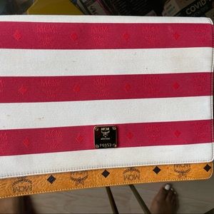 Well loved mcm clutch